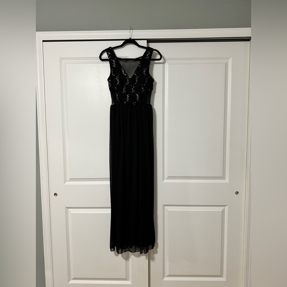 Evening/Formal Black Floor Length Dress